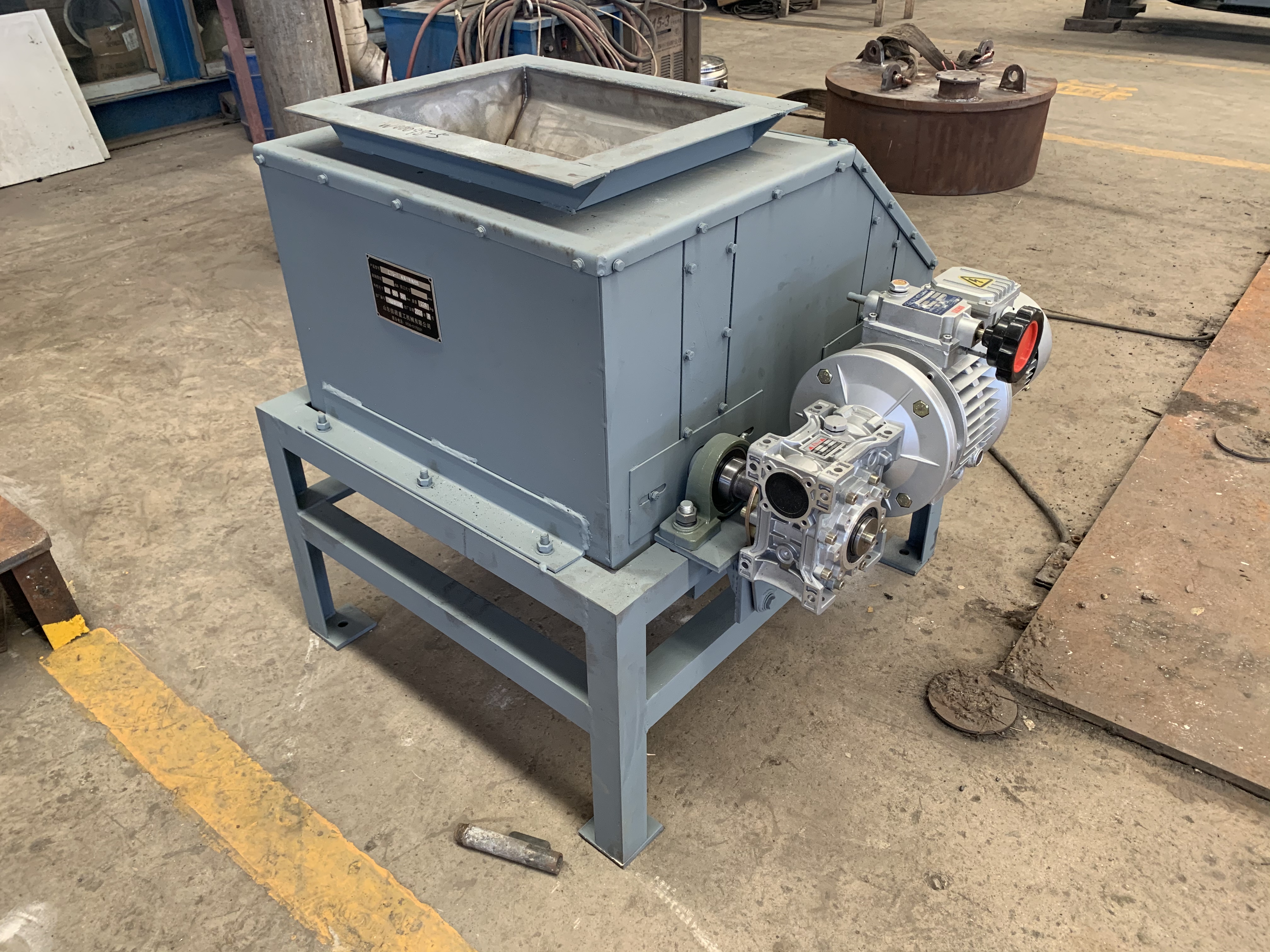 強磁輥式磁選機 強磁輥式磁選機